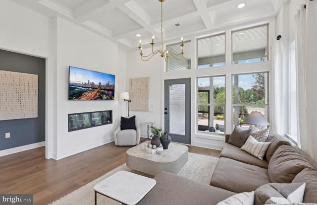 6037 SUNSTONE LN, Haymarket, VA 20169