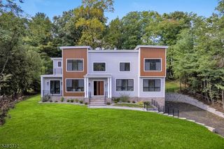 8 Fordham Rd, Livingston Twp., NJ 07039