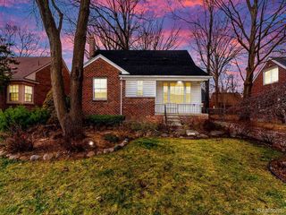 8651 Hazelton Street, Dearborn Heights, MI 48127