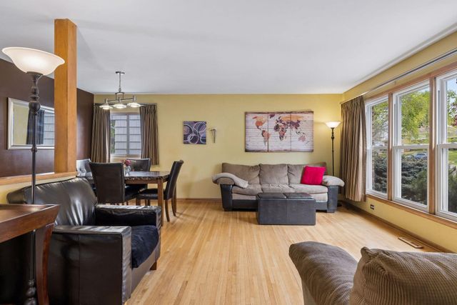 1939 Munster Avenue, Saint Paul, MN 55116