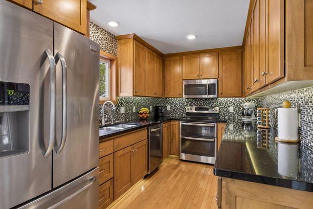 1939 Munster Avenue, Saint Paul, MN 55116