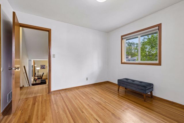 1939 Munster Avenue, Saint Paul, MN 55116