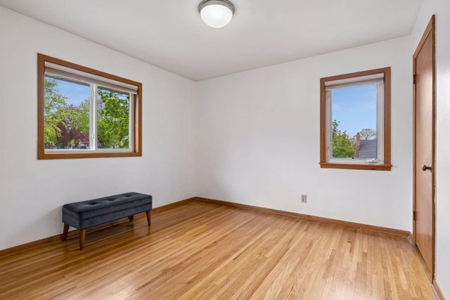 1939 Munster Avenue, Saint Paul, MN 55116