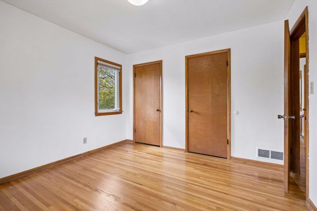1939 Munster Avenue, Saint Paul, MN 55116