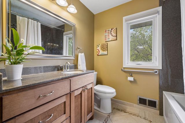 1939 Munster Avenue, Saint Paul, MN 55116