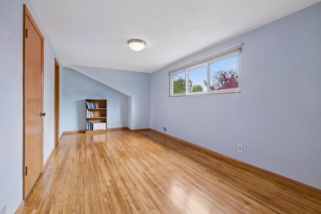 1939 Munster Avenue, Saint Paul, MN 55116