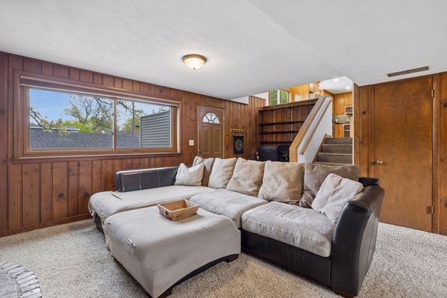 1939 Munster Avenue, Saint Paul, MN 55116