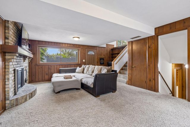 1939 Munster Avenue, Saint Paul, MN 55116