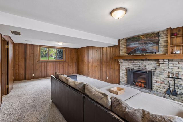 1939 Munster Avenue, Saint Paul, MN 55116