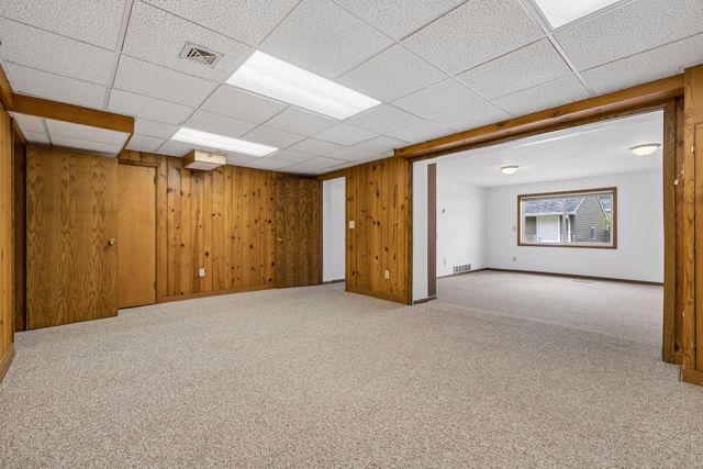1939 Munster Avenue, Saint Paul, MN 55116