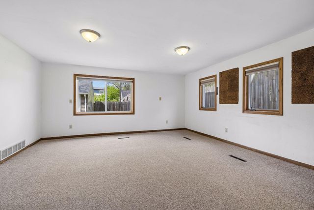 1939 Munster Avenue, Saint Paul, MN 55116
