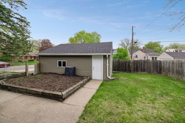 1939 Munster Avenue, Saint Paul, MN 55116