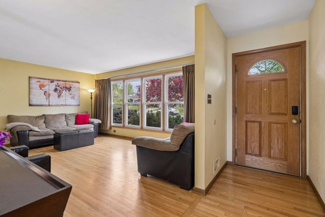 1939 Munster Avenue, Saint Paul, MN 55116