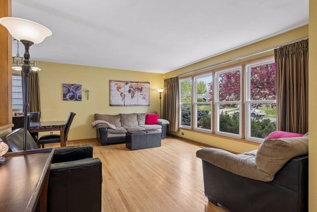 1939 Munster Avenue, Saint Paul, MN 55116