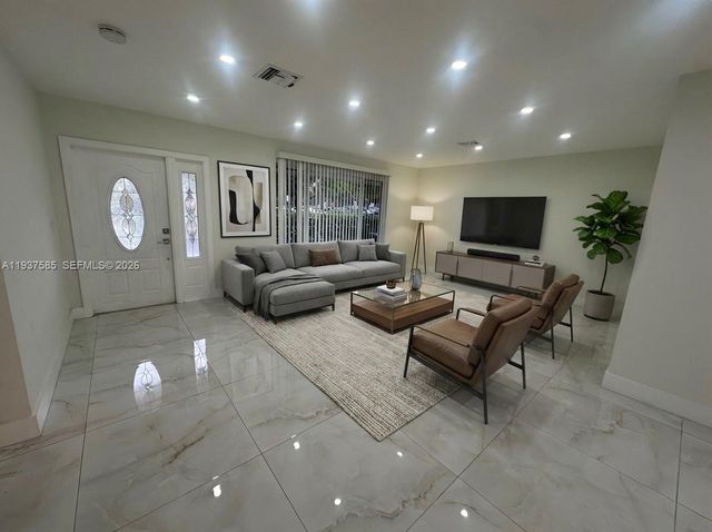 4501 Jefferson St, Hollywood, FL 33021