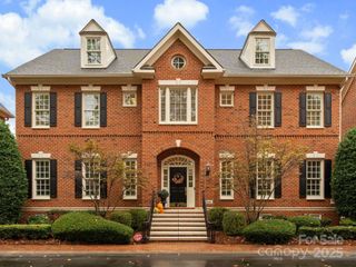 5006 Fairlawn Crescent Court, Charlotte, NC 28226