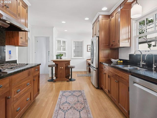 2235 Ne 25TH Ave, Portland, OR 97212