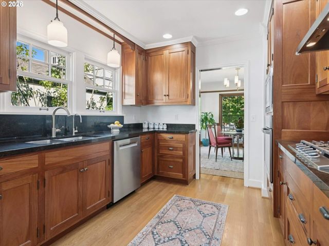 2235 Ne 25TH Ave, Portland, OR 97212