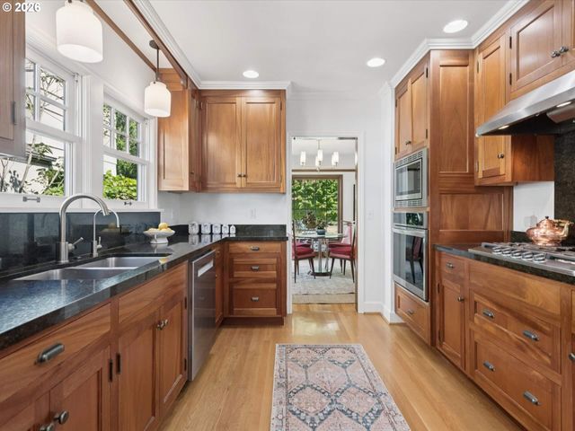 2235 Ne 25TH Ave, Portland, OR 97212