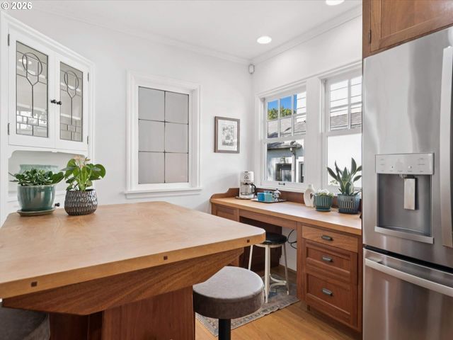 2235 Ne 25TH Ave, Portland, OR 97212