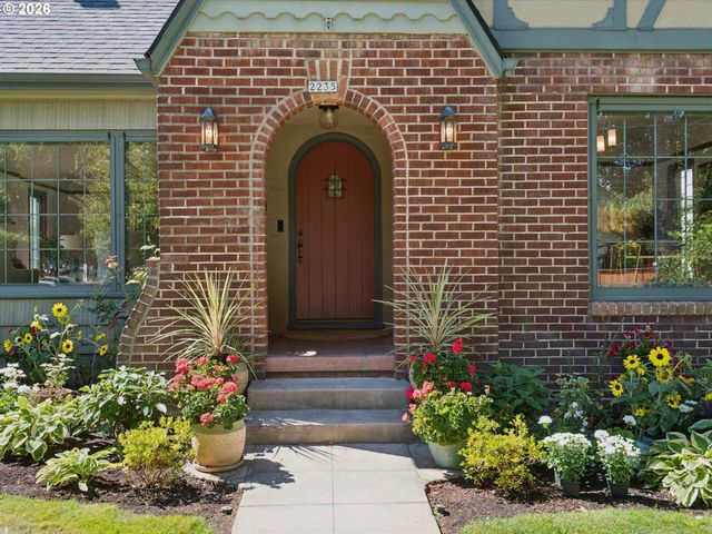 2235 Ne 25TH Ave, Portland, OR 97212