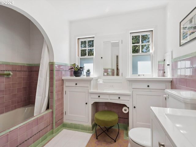 2235 Ne 25TH Ave, Portland, OR 97212