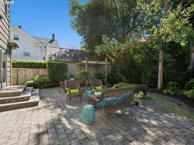 2235 Ne 25TH Ave, Portland, OR 97212