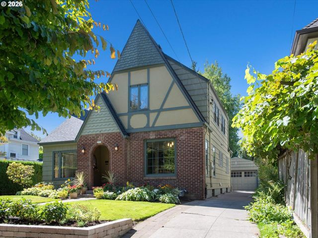 2235 Ne 25TH Ave, Portland, OR 97212