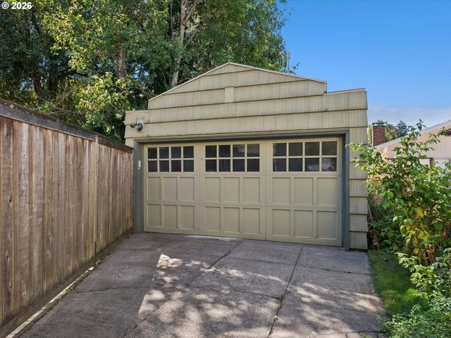 2235 Ne 25TH Ave, Portland, OR 97212