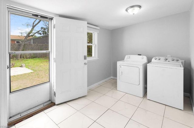 2923 Scotia DR, Chesapeake, VA 23325