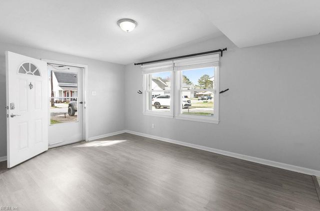 2923 Scotia DR, Chesapeake, VA 23325