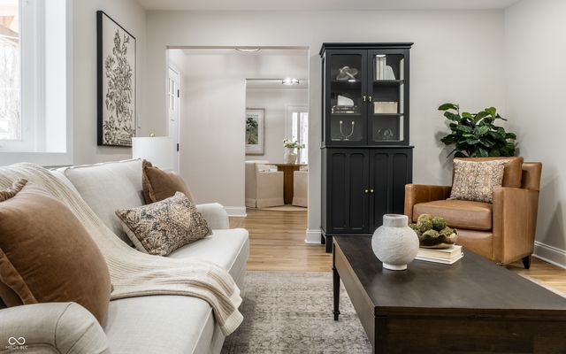 11809 Pebble Brook Lane, Carmel, IN 46033