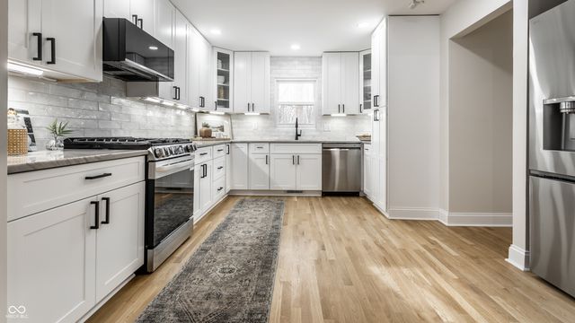 11809 Pebble Brook Lane, Carmel, IN 46033