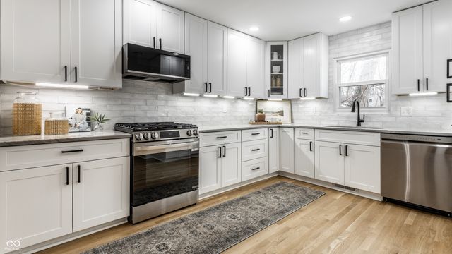 11809 Pebble Brook Lane, Carmel, IN 46033