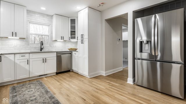 11809 Pebble Brook Lane, Carmel, IN 46033