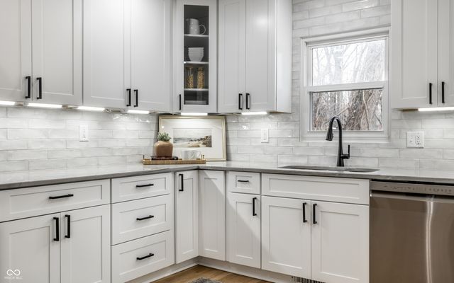 11809 Pebble Brook Lane, Carmel, IN 46033