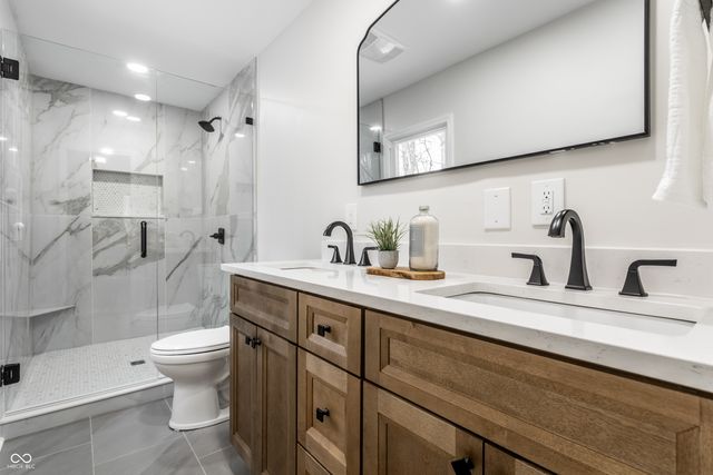 11809 Pebble Brook Lane, Carmel, IN 46033