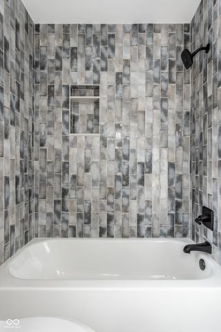 11809 Pebble Brook Lane, Carmel, IN 46033