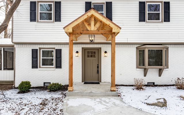 11809 Pebble Brook Lane, Carmel, IN 46033