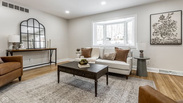 11809 Pebble Brook Lane, Carmel, IN 46033