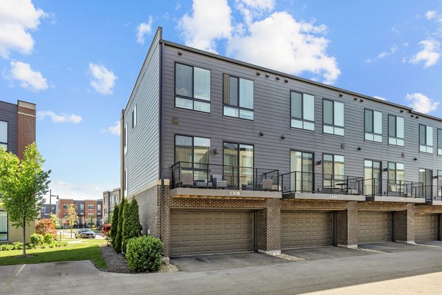 1308 Catalina Court, Schaumburg, IL 60173