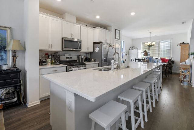 1308 Catalina Court, Schaumburg, IL 60173