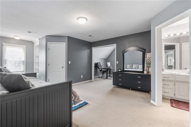 5712 W 146th Street, Overland Park, KS 66223