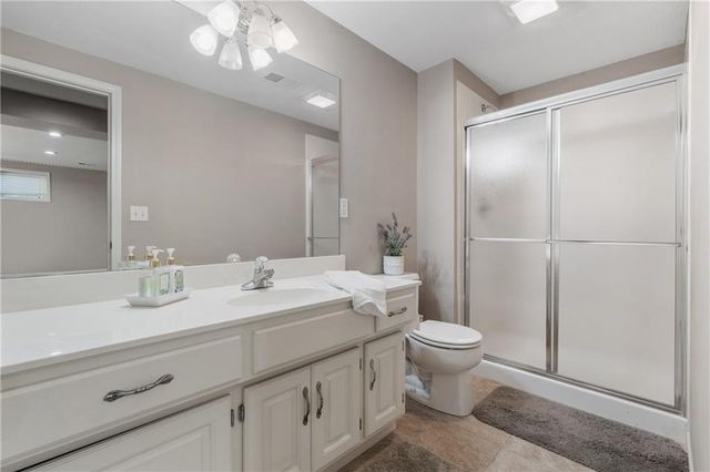 5712 W 146th Street, Overland Park, KS 66223