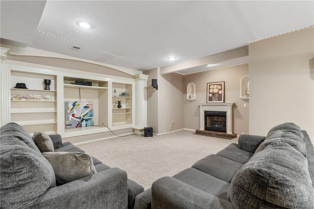 5712 W 146th Street, Overland Park, KS 66223