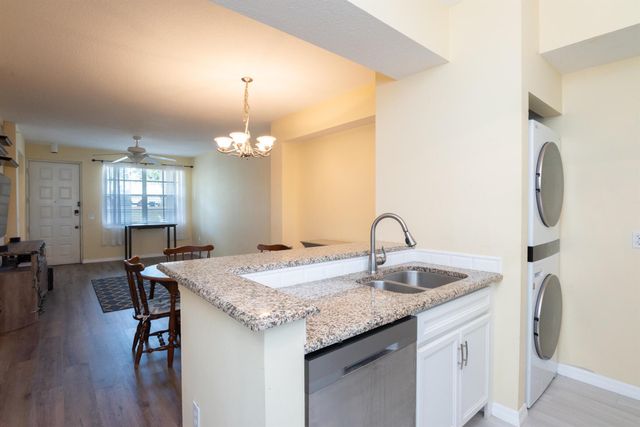 1140 University Boulevard 10, Jupiter, FL 33458