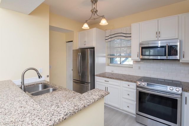 1140 University Boulevard 10, Jupiter, FL 33458