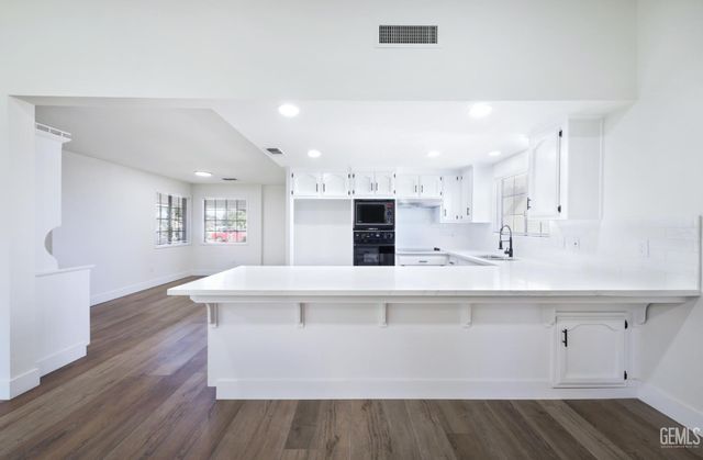 9225 Millfort Street, Bakersfield, CA 93307