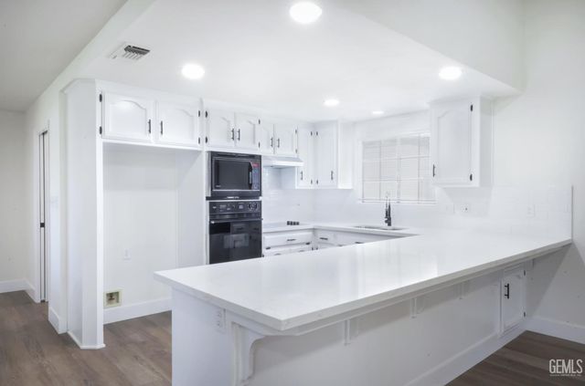 9225 Millfort Street, Bakersfield, CA 93307
