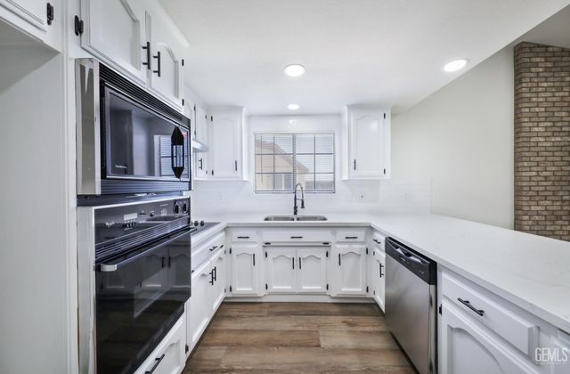 9225 Millfort Street, Bakersfield, CA 93307